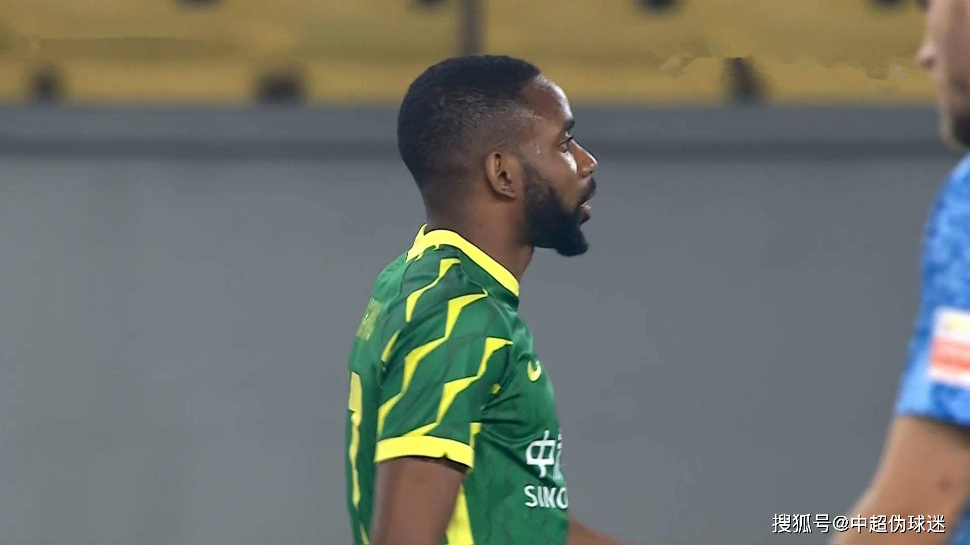 包含赛后布鲁克林篮网调整名单以备中超；更衣室发声环节打磨；管理层满意；阵容厚度经受考验的词条