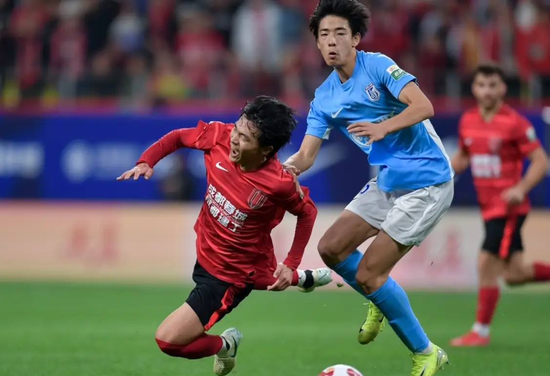 法甲赛程吃紧;成都蓉城关键时刻刷新队史纪录;态度坚定;轮换策略成焦点(2024中超成都蓉城最新消息今天) 法甲赛程吃紧;成都蓉城关键时刻刷新队史纪录;态度坚定;轮换策略成焦点(2024中超成都蓉城最新消息今天)