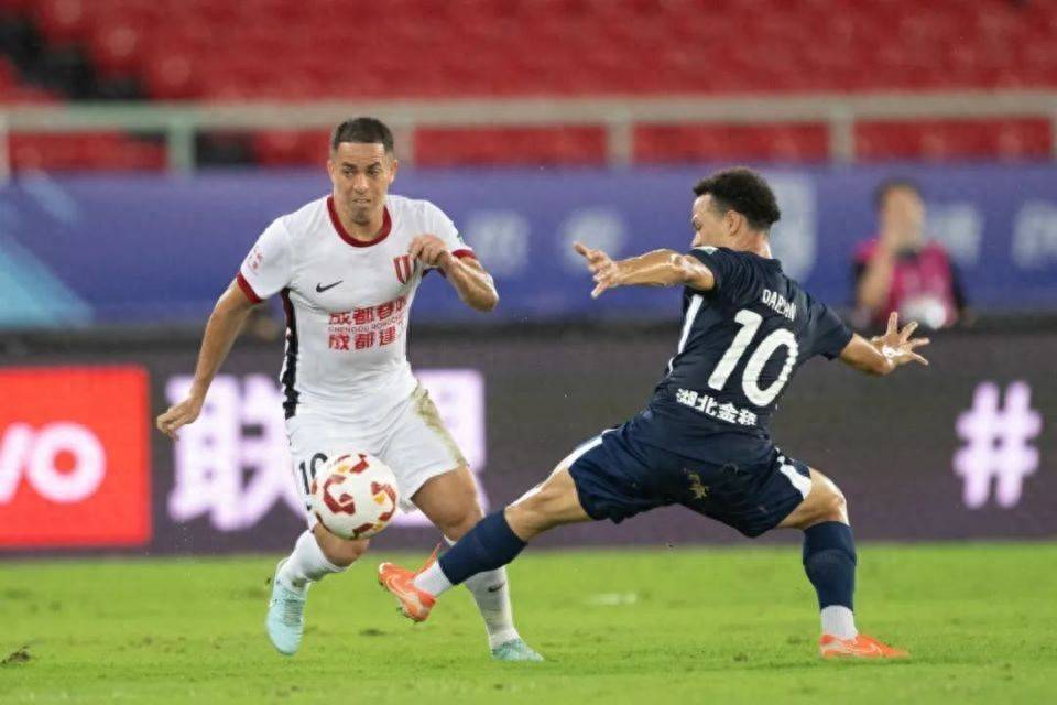 法甲赛程吃紧;成都蓉城关键时刻刷新队史纪录;态度坚定;轮换策略成焦点(2024中超成都蓉城最新消息今天) 法甲赛程吃紧;成都蓉城关键时刻刷新队史纪录;态度坚定;轮换策略成焦点(2024中超成都蓉城最新消息今天)