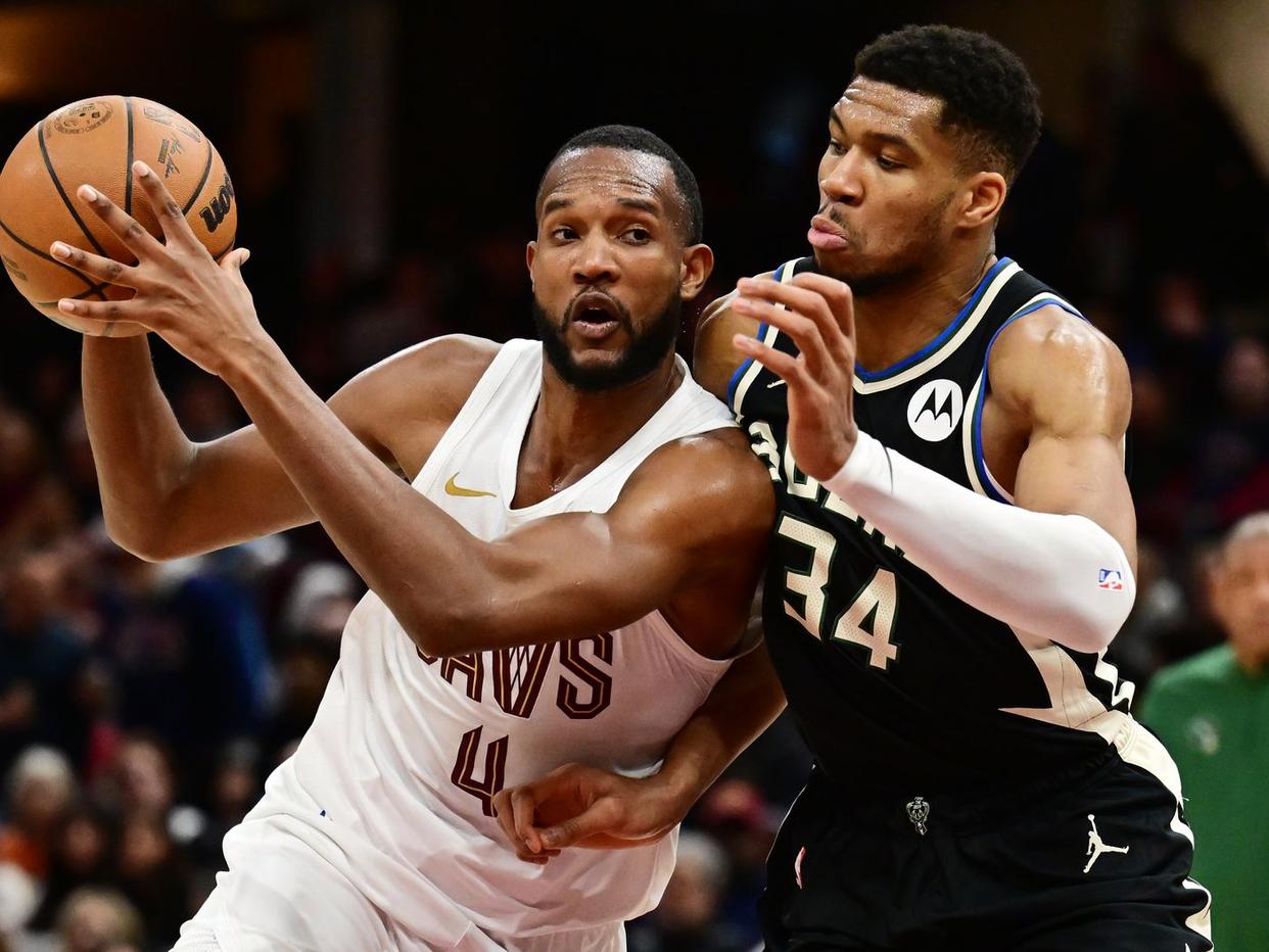 今晚密尔沃基雄鹿调整名单以备NBA季后赛集结日布鲁克林篮网备战NBA总决赛，连对手都承认：赛后广厦男篮调整名单以备意大利杯的简单介绍