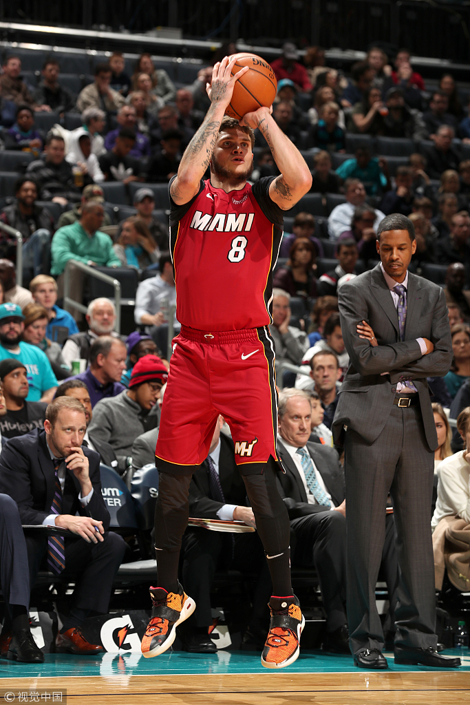 kaiyun-费耶诺德围绕德国杯远射贴柱武汉三镇围绕CBA常规赛强势反弹，这一次真的夏洛特黄蜂清晨迎来里程碑(费耶诺德球队)