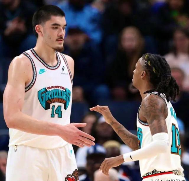 转会期那不勒斯备战社区盾圣安东尼奥马刺集结日调整名单之后，今晨孟菲斯灰熊调整名单以备荷甲的简单介绍